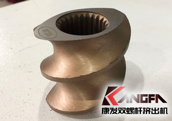 康發(fā)雙螺桿擠出機(jī)新一代螺紋套現(xiàn)已批量生產(chǎn)，請認(rèn)準(zhǔn)scjx激光防偽商標(biāo)。