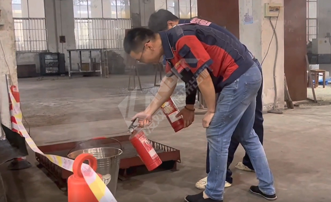 南京康發(fā)雙螺桿擠出機《火災與爆炸事故專項應急預案演練》再次拉開帷幕