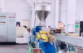 熔噴料雙螺桿擠出造粒機(jī)組設(shè)備視頻，日產(chǎn)量可達(dá)800萬只口罩用原料，熔脂可達(dá)1400-1600